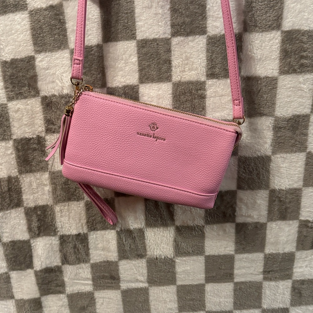 Nanette Lepore Women’s Pink Dome CrossBody Bag Multiple Storage Units - Picture 3 of 13